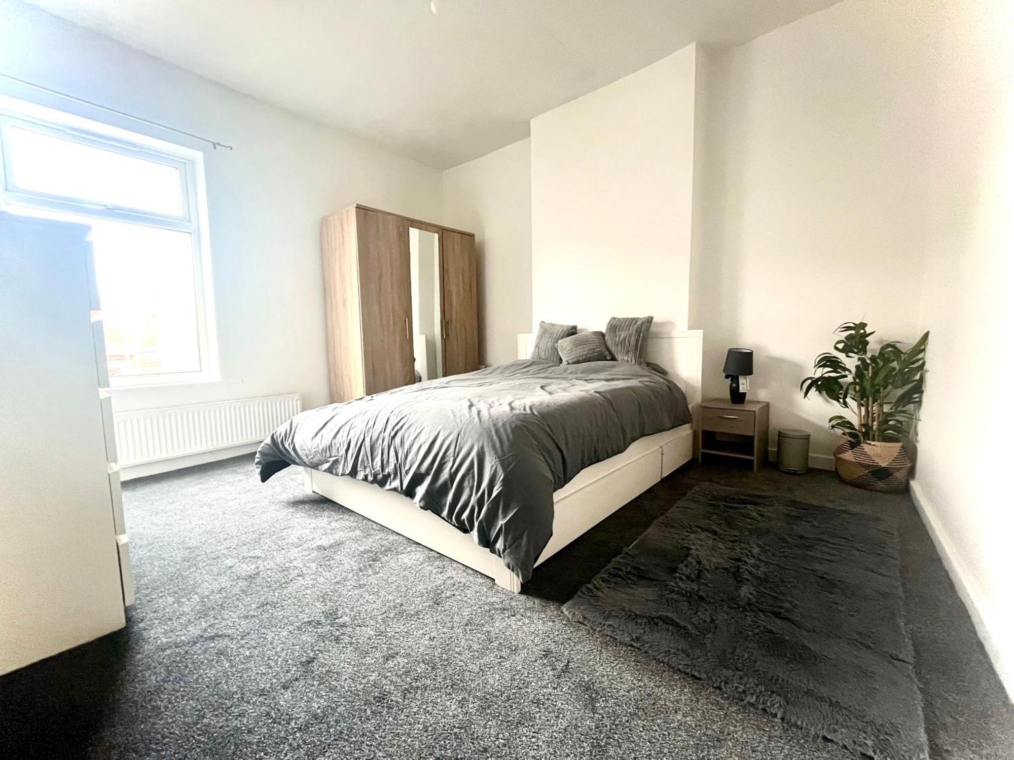 Spacious 4-bedroom House In Apartment Manchester